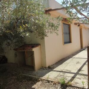 FTJ90 Rural bolt hole close to town.