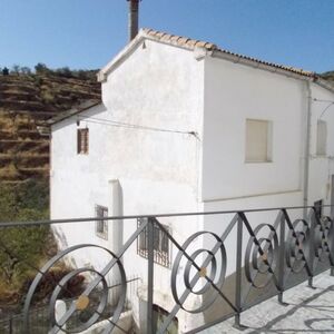 FSRN58 Detached house with an olive grove