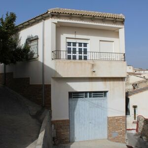 FLCR26 New build with a large terrace. Splendid views.