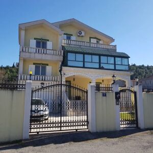 I am selling a house in Podgorica-Zagoric