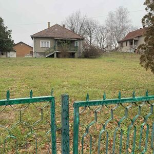 I am selling two houses in Vrbovna-Lazarevac