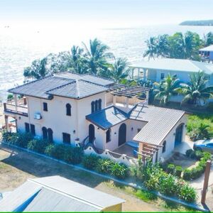 Luxurious Coastal Retreat – A Premier Investment & Escape