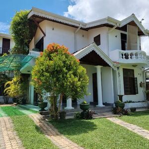 Luxury Riverside 6 Beds 5 Bath Bungalow For Sale! 