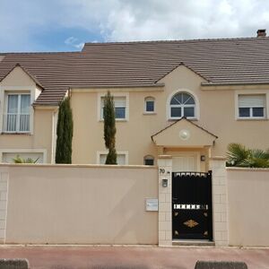 10 min from Fontainebleau, recent house, 9 rooms, 7 BR