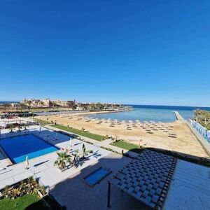  Studio 52m with Private Beach