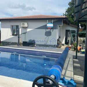 Elegant house with pool near the sea and Dobrich