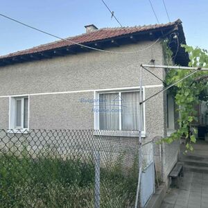 Cozy house in Tuzha situated 10 km from Pavel Banya Kazanlak