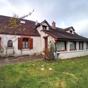 6 Bedroom House With Detached Garden, Pool and Outbuildings