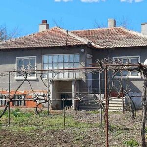 Solid House in Dobrich region in good condition