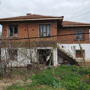Мassive two storeyed house with 6 rooms near Bolyarovo