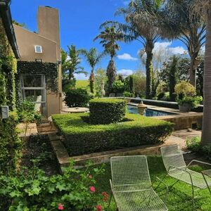 South African 5 Bedroom (Guest House) Caledon, Western Cape