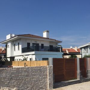 ÇEŞME ELİT VİLLA ÖZEL HAVUZLU GÜNLÜK KİRALIK VİLLA