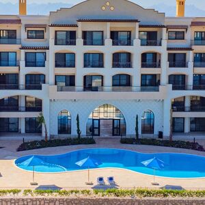 Breathtaking 2-Bedroom Sea View Apartment – The View Island