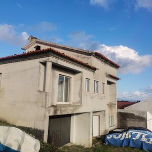 Bank Property, Housing started in Carapinheira