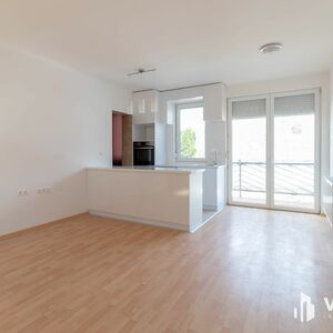 RENOVATED, SUNNY, 51 M2 BALCONY APARTMENT FOR SALE IN BAJA