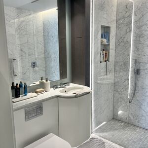 Luxury 1-Bedroom Apartment in One Park Drive