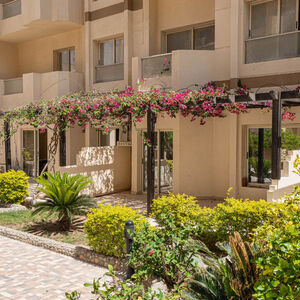  95 sqm Apartment with Pool View in Florenza Khamsin Ready i