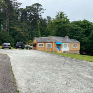 3 Bedroom House On About 2 Acres Close To Shopping & Transit