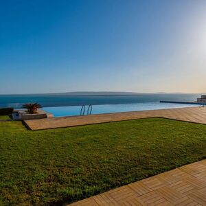  Luxury 141m² Apartment with Panoramic Sea View 