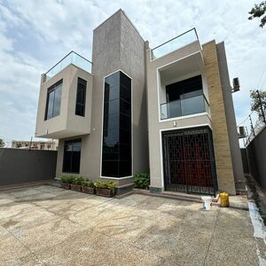 Modern 4 Bedroom House In Kiwatule Uganda 