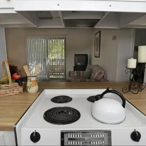 Studio - 2 bed 1 - 2 bath 600 - 950 sqft