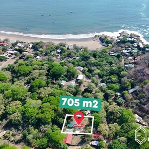 Walk to Beach and Epic Surf in Play Gigante, Nicaragua