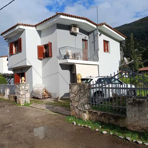 Villa For Sale in Central Greece 