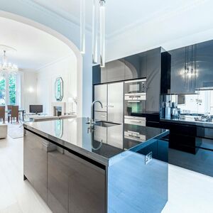 London Central Apartment with 4 Bedrooms & 3 Bathrooms 