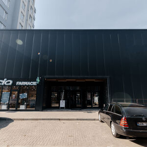 Shopping mall Ungheni, Moldova border with Romania