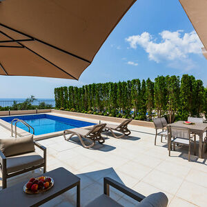 Seaside estate for sale - Poljana Olive Homes Pool Residence