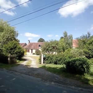 Farm House Farmland and Farm Buildings Suitable for stables