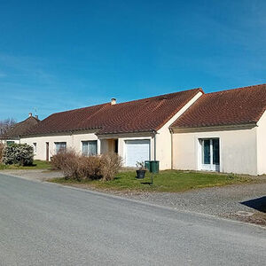 Detached House with Swimming Pool Professional 2 Offices etc