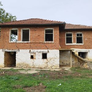 Massive two-story house in village of Melnitsa Pay Monthy