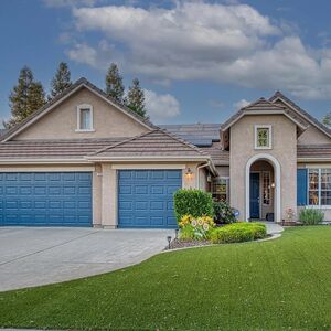  2287 sq.ft.  3/2/3 Clovis CA