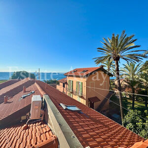 iv1308 Apartment with Terrace and Sea View in Bordighera