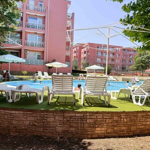 Apartment with 2 rooms and pool view | Sunny Day 6