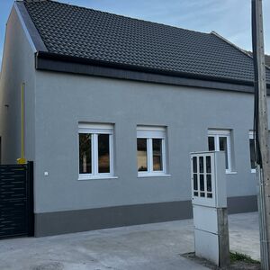 I am selling a house in the center of Zrenjanin