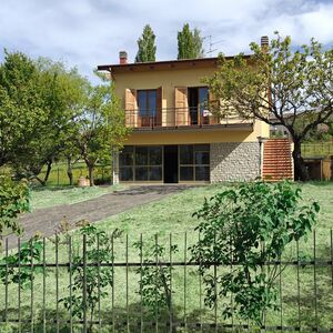 Villa with Garden & Solarium Terrace in Pratovecchio