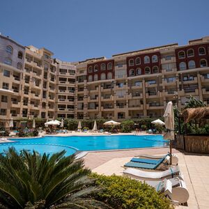 Modern 1-Bedroom Apartment in Prime Arabia District 