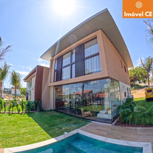 Luxury Beachfront Home with 160m² and 3 Suites - Unmissable 