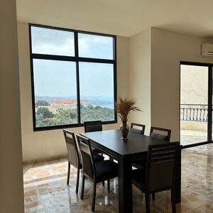 Beautiful sea and Mountain View apartment