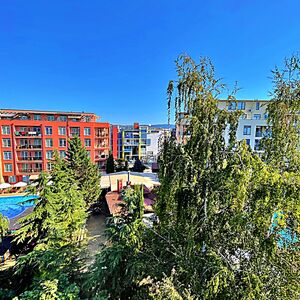  2-bedroom, 2-bathroom apartment with pool view | Rainbow 3 