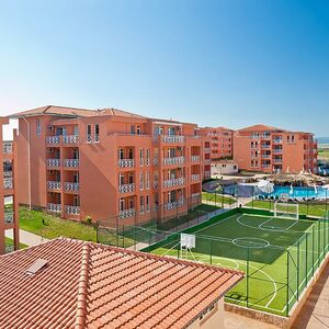 Discount! Furnished apartment in a large complex with severa