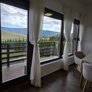 ELITE LOCATION LUX THREE-ROOM APARTMENT FOR SALE