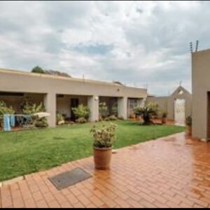 Urgent Sale 3.68ha Farm for sale -Hekpoort 