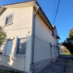 Large house with excellent location,  near Budapest