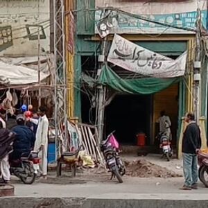 Main Road Shah Alam,Commercial shop-Double story with Zameen