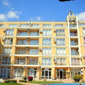 Bright and spacious 1-Bedroom Apartment in Flores Park 