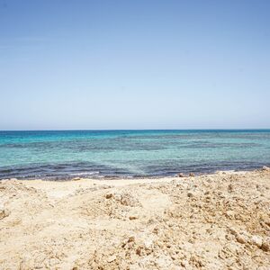 78m² Sea & Pool View Apartment – Oro Beach