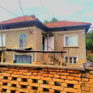 Cheap rural Bulgarian house for sale 20 km from Danube river